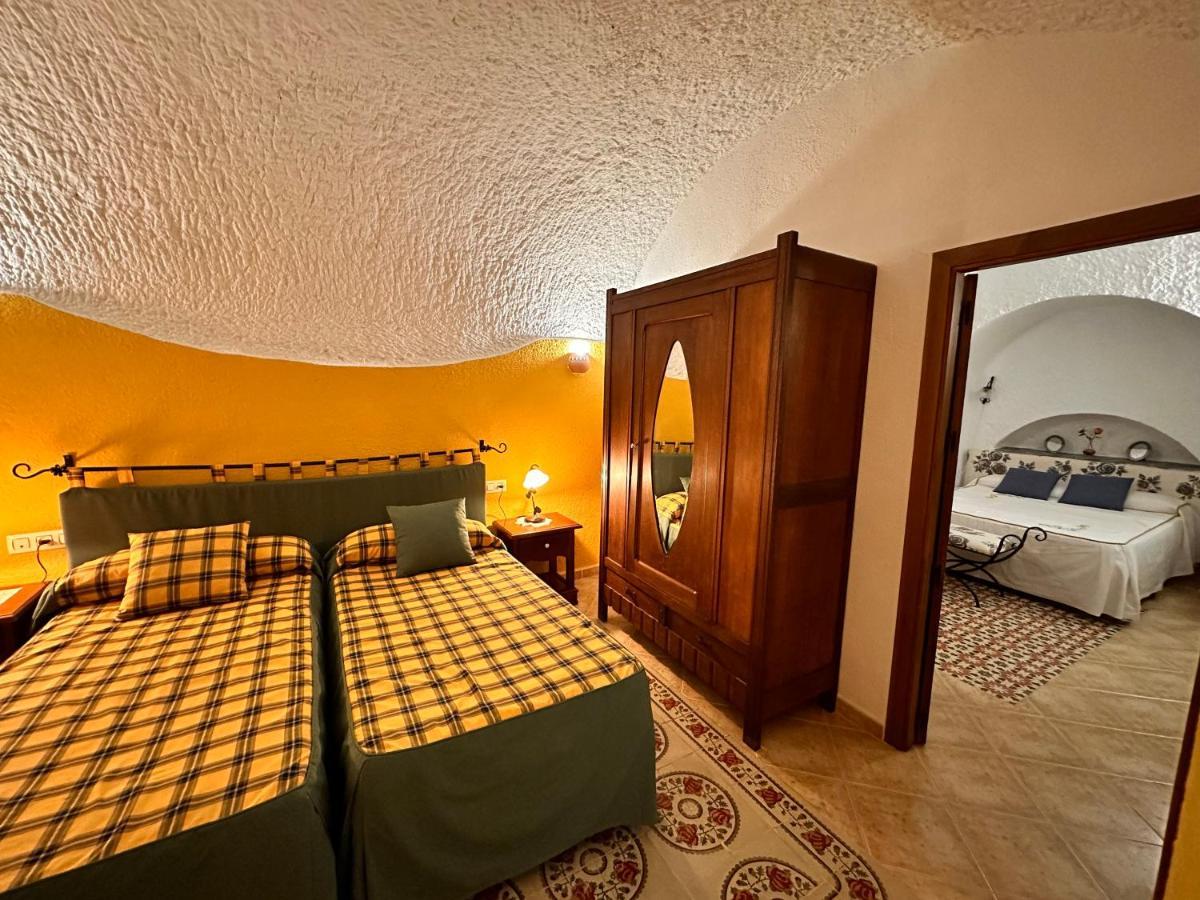 Cuevas La Granja Apartment Benalua de Guadix Exterior photo