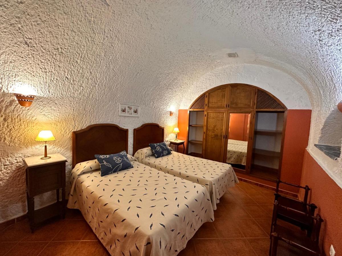 Cuevas La Granja Apartment Benalua de Guadix Exterior photo