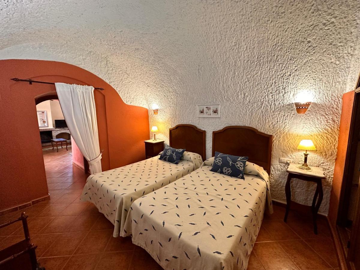 Cuevas La Granja Apartment Benalua de Guadix Exterior photo