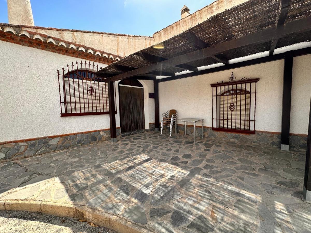 Cuevas La Granja Apartment Benalua de Guadix Exterior photo